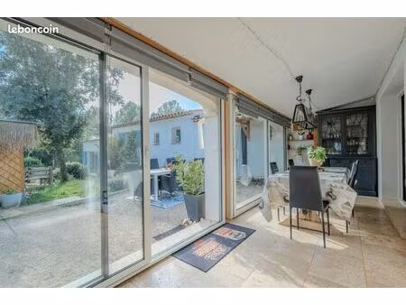 maison 11 pièces 236 m²