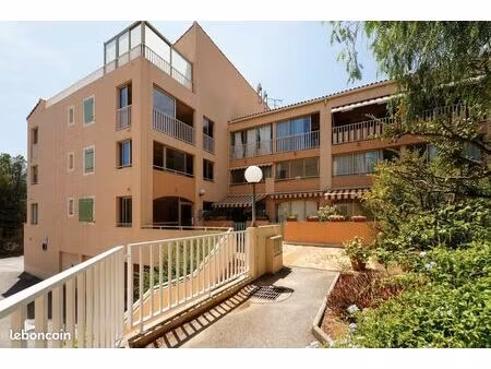 parking/box 15 m² bandol