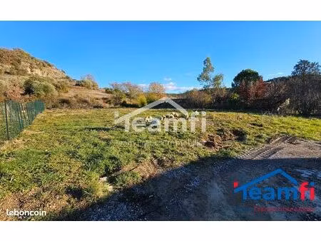 terrain 967 m² banne