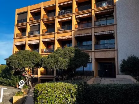 studio meublé 28m2 avec terrasse de 15m2 - résidence santa lucia moriani - haute-corse