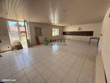 appartement 3 pièces 400 m²