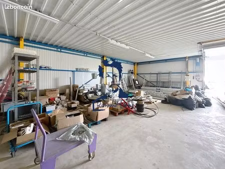 bureaux  entrepôt 330 m² donchery