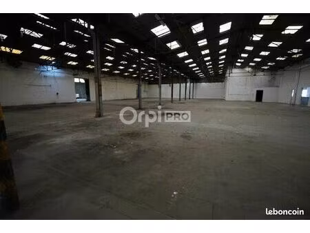 local d'activité 2 334 m²