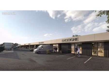 local d'activité 2 799 m²