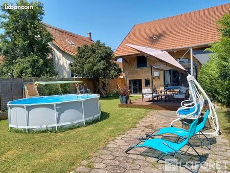 maison 6 pièces 241 m²