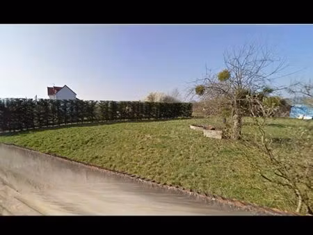 petit terrain centre de bessay