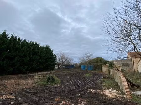 terrain constructible au centre de bessay sur allier