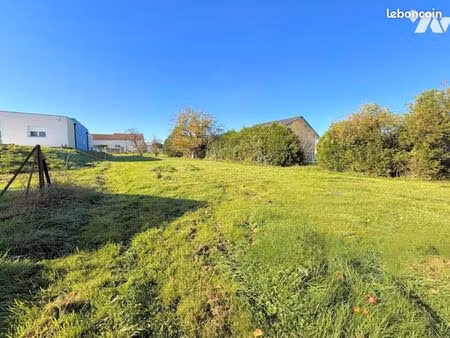 terrain 792 m² uxegney