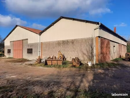 parking/box 370 m² archettes