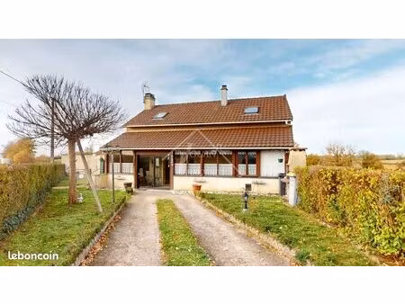 propriété 6 pièces 126 m²