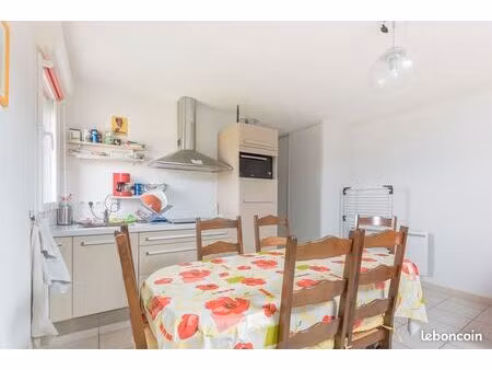 bel appartement t3 - deux chambres - 6/8 peronnes - cellier sur pallier - 3ème et dernier 