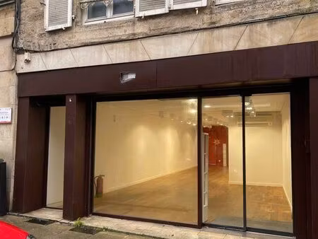 local commercial de 65m2 + réserve