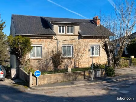 grande maison individuelle avec la possibilité de créer 3 logements