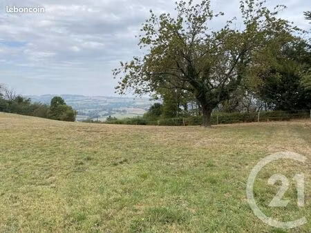 terrain 1 640 m² doissin