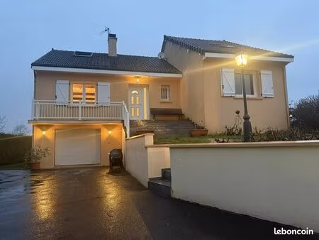 propriété 9 pièces 146 m²