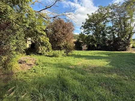 terrain 650 m² verze