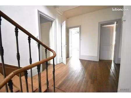immeuble 10 pièces 163 m² bruyeres