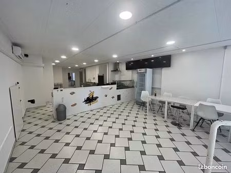 local commercial au centre-ville à deux pas de manor - yverdon - suisse