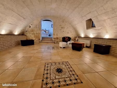 maison de 203 m² avec dépendances  logement indépendant et grand terrain