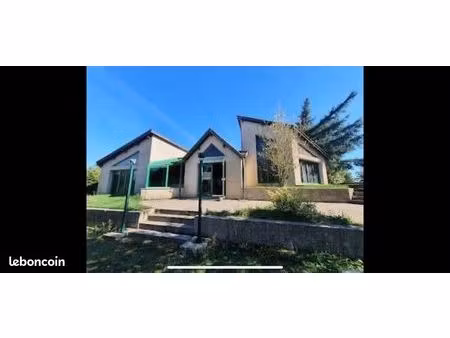 bar restaurant à louer gérance