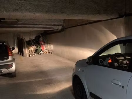 29m2  deux places de parking en enfilade  les lilas