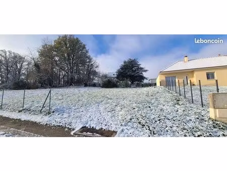 terrain 1072 m² sainte-feyre