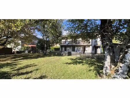 propriété 6 pièces 144 m²