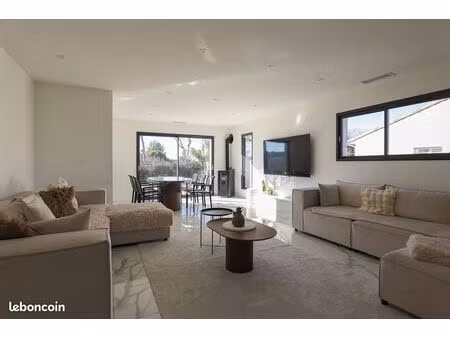 villa 4 pièces 128 m²