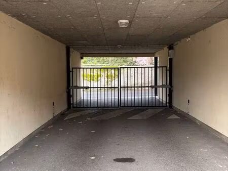 parking/box ancy dornot