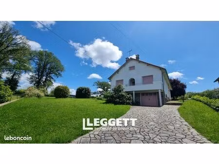 maison 8 pièces 136 m²