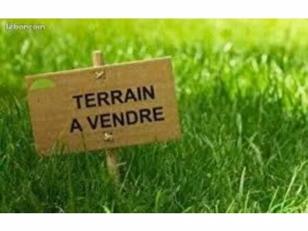 terrain 827 m² le temple