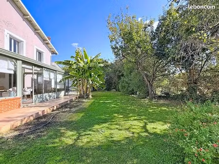 maison de 6 pièces avec une dépendance - villeneuve-tolosane