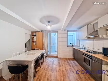 propriété 5 pièces 149 m²