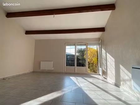 jolie maison dans quartier calme