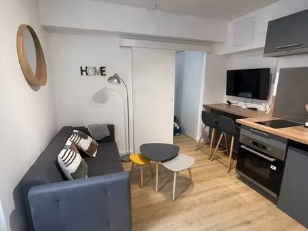 t2 meuble 25m2  hyper centre  680 charges comprises