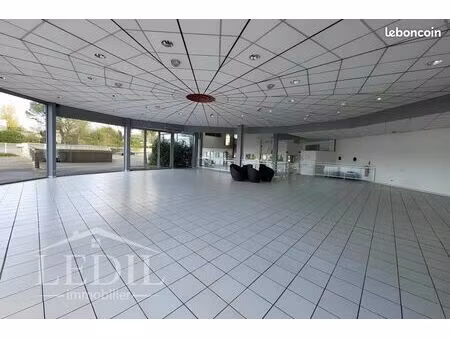 immeuble 7 pièces 1 500 m²