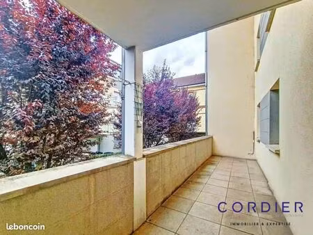 appartement 4 pièces 69 m²