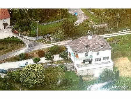 a 5 mm tulle  sur la commune de chameyrat  spacieuse maison traditionnelle avec belles vue