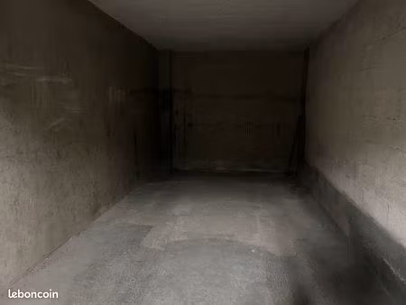 garage 4 place jean moulin