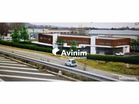 local 1922 m² roquettes