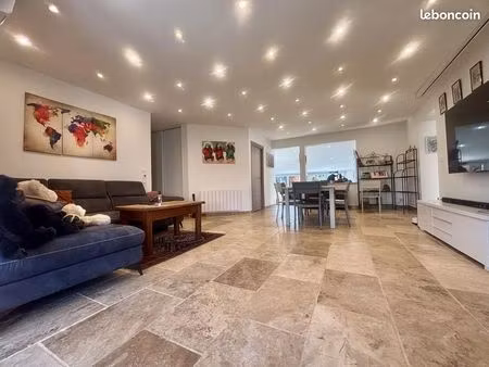 villa 4 pièces 160 m²