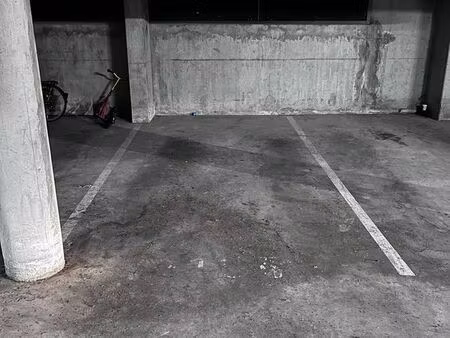à louer place de parking
