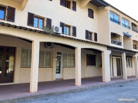 local professionnel le beausset