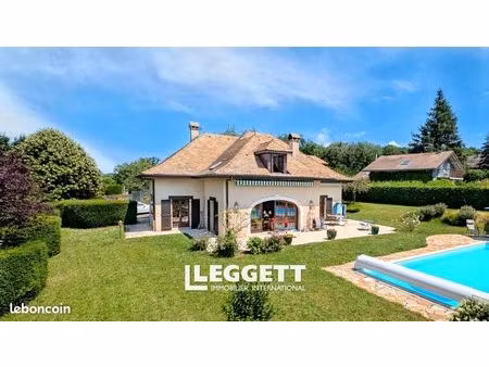 maison 6 pièces 229 m²