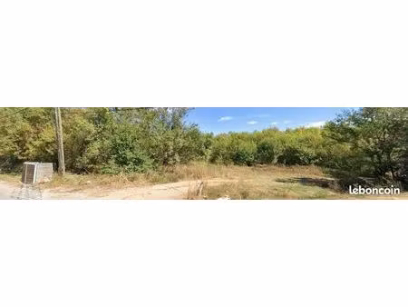 loue terrain agricole / loisirs à roquebrune-sur-argens