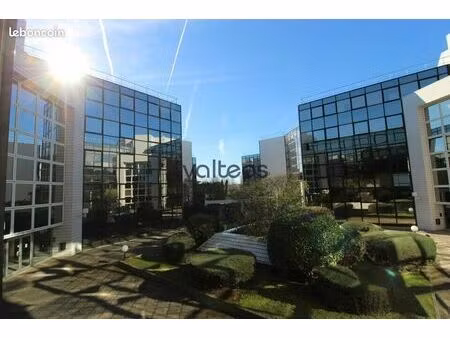 bureaux 663 m²