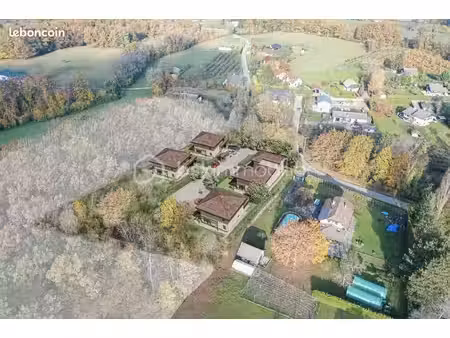 terrain 323 m² cercier