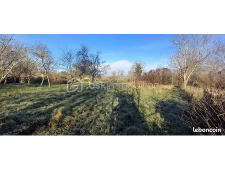 terrain 1 640 m² rolampont