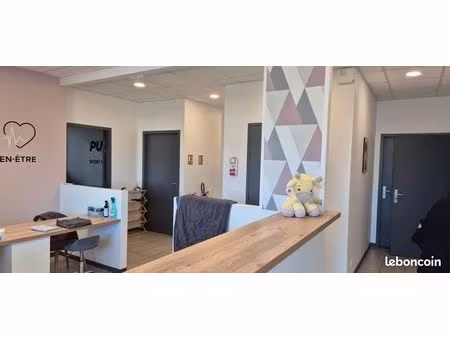 tournefeuille  locaux erp 185m2 en très bon état et places de parking