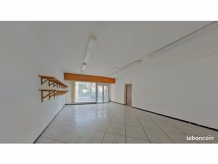 local professionnel 62 m2